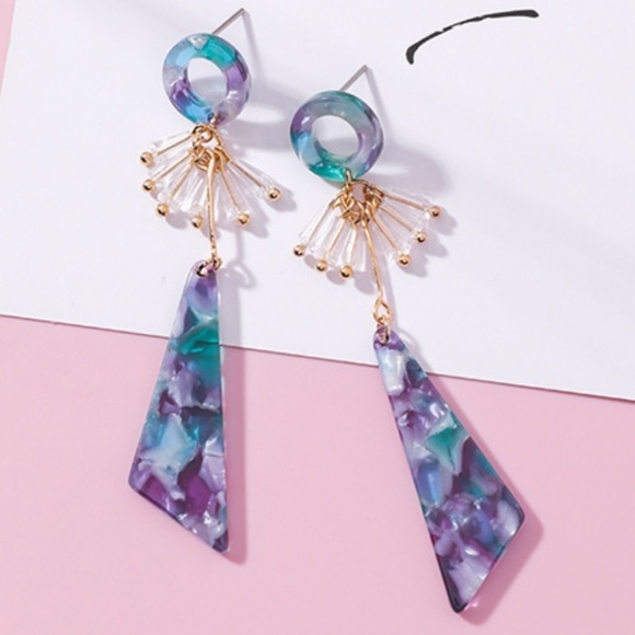 Jewelry - Acrylic resin earrings